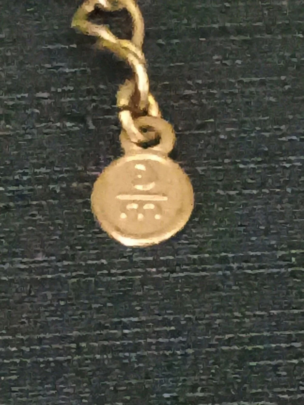 N/A elegant gold